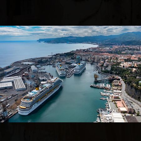 Il Talismano-In Citta -Vicino Al Mare Apartman Savona Kültér fotó