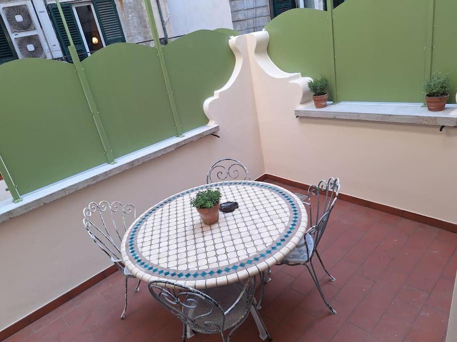 Il Talismano-In Citta -Vicino Al Mare Apartman Savona Kültér fotó